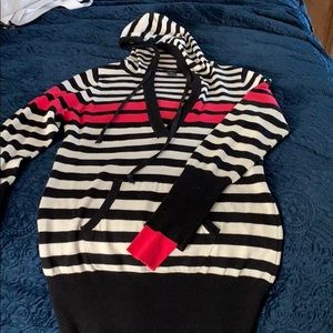 Black white pink long sleeve hooded tunic